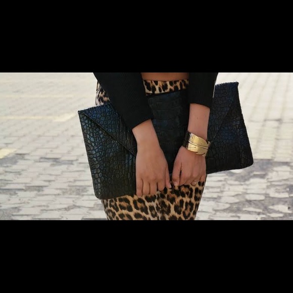 XLG Slim~Glamours Shiny Silver Reptile Textured Envelope Fashion Handbag Purse - Picture 9 of 16